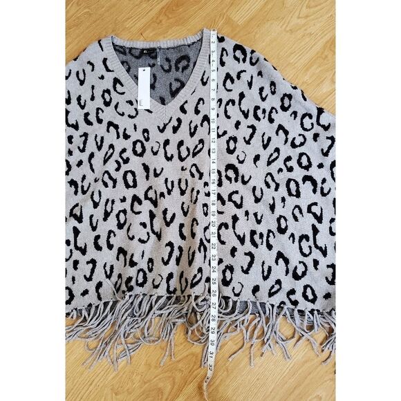 Love Token Fringe Poncho in Leopard sz Med/Large - Picture 7 of 11